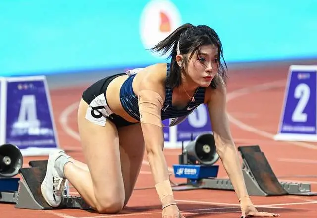 参加了能在, 填补女子短, 顺利获得世